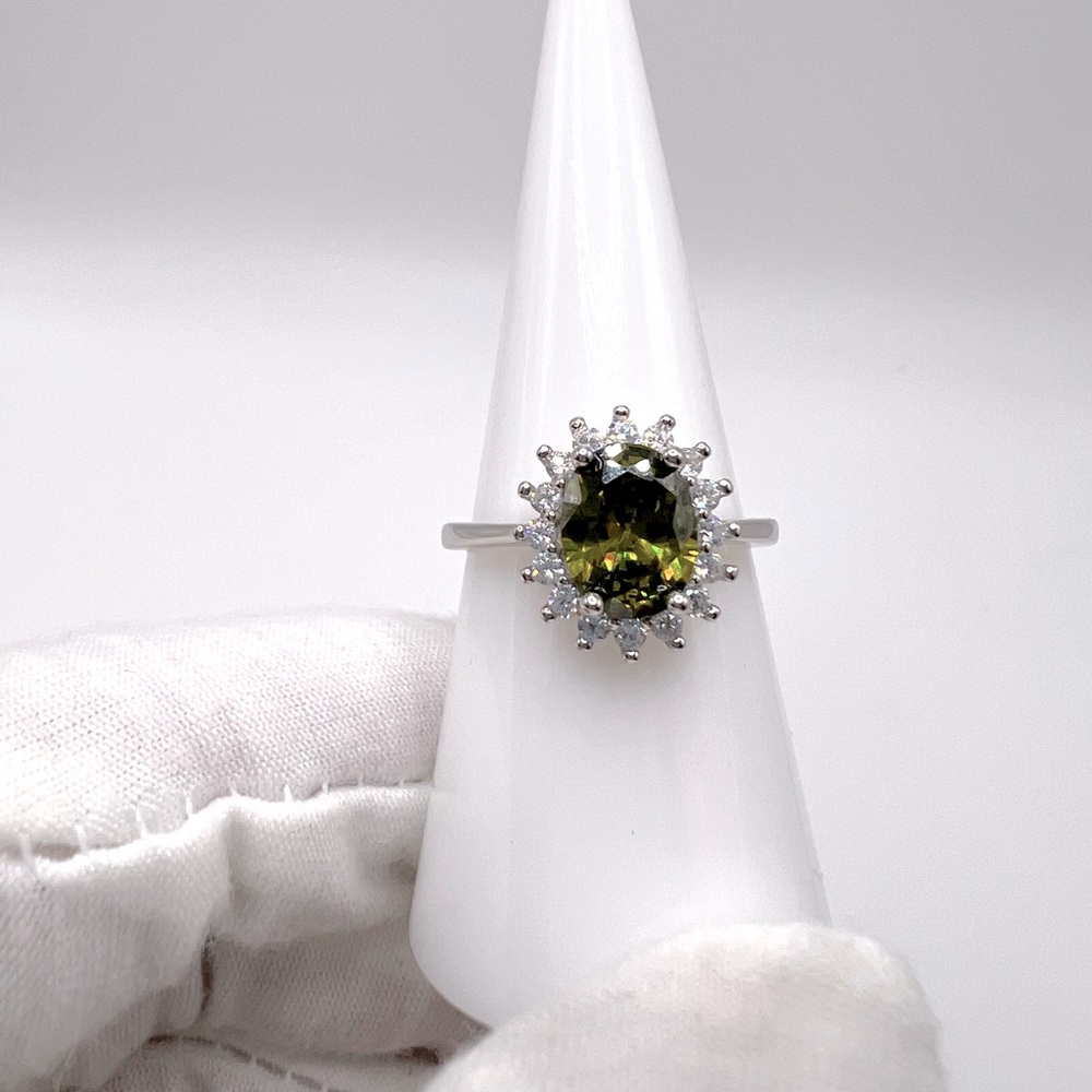 .925 Sterling Silver Peridot Cz & Clear Cz Ring - Picture 5 of 17